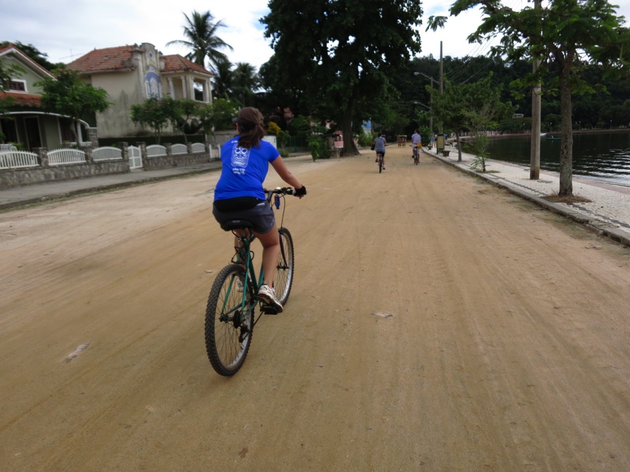 Pedalando na Ilha de Paquetá: Uma viagem no tempo.